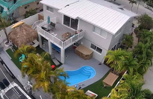 Summerland Key House | Mad Mahi Canal with pool. This is a pet friendly home. A pet fee and approval of your pet is required.