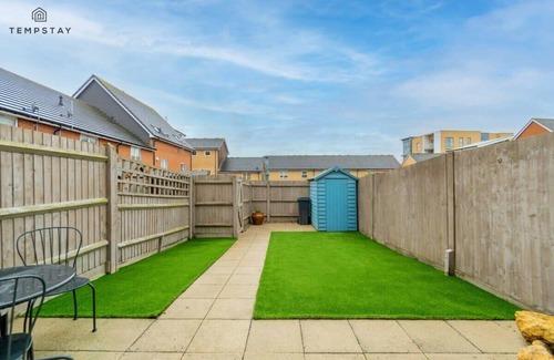 Reading House | MADEJSKI STADIUM-FREE PARKING-ROYAL BERK HOSPITAL