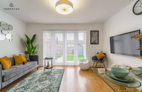 Reading House | MADEJSKI STADIUM-FREE PARKING-ROYAL BERK HOSPITAL