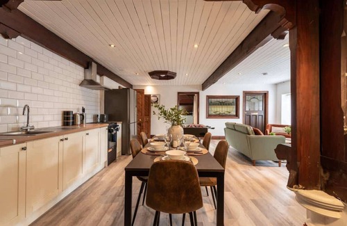 Cwm Frwd Oer House | Madison House - Converted Church 5 Bed Pontypool