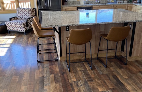 North Meadow Creek House | Madison Valley View-Ideal Kitchen-Pet Friendly