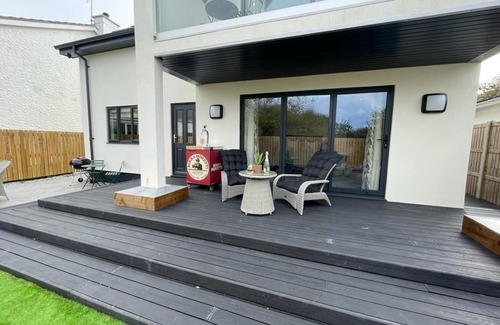 Rhoscolyn Cottage | Madrona - a sea view ; sleeps 8 guests in 4 bedrooms