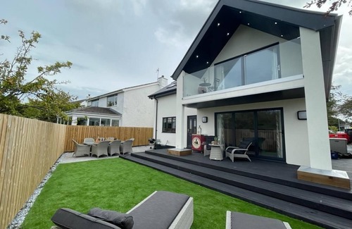 Rhoscolyn Cottage | Madrona - a sea view ; sleeps 8 guests in 4 bedrooms