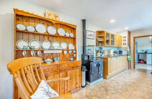 Tywyn House | Maes Mihangel - Four Bedroom House, Sleeps 10