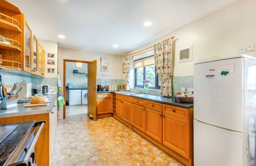 Tywyn House | Maes Mihangel - Four Bedroom House, Sleeps 10