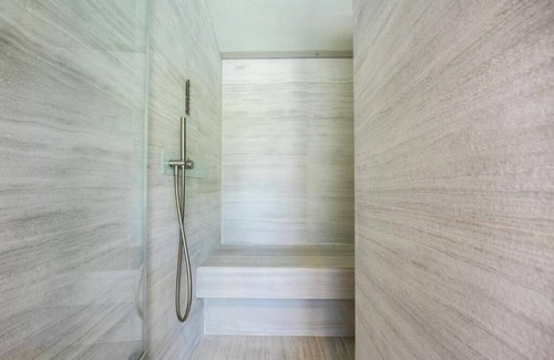 Vandoeuvres Bed & Breakfast | Magic Genève - Luxury Suite with Spa and Pool