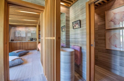 Vandoeuvres Bed & Breakfast | Magic Genève - Luxury Suite with Spa and Pool