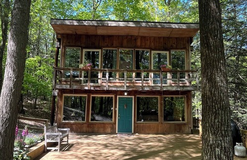 Hillsdale Cabin | magical cabin in the woods