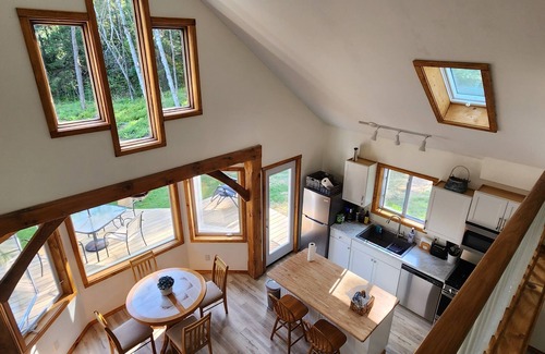Newfane House | Magical Retreat Cottage - Brilliant Autum Colors and Waterfalls - Extreme Peace