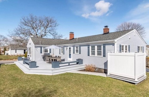 Bourne House | "Magical": Steps to the beach in laid-back beach community