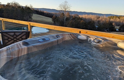 Luray Cabin | Magical-Upscale-Yurt-View-Private-Hot tub-Fire Pit-Near SNP & River
