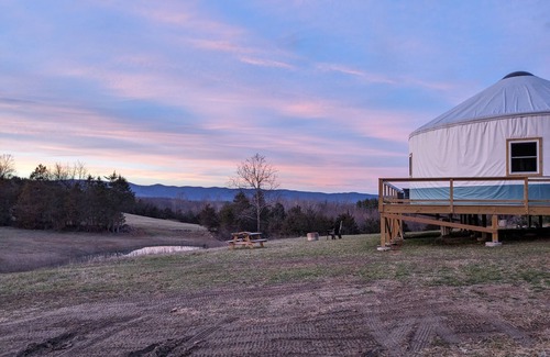 Luray Cabin | Magical-Upscale-Yurt-View-Private-Hot tub-Fire Pit-Near SNP & River
