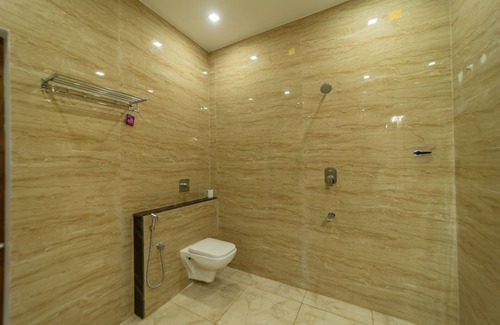 Moratandi Hotel | Magizhvanam