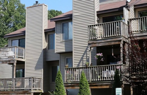 Cheat Lake House | Magnificent 2BR Townhouse in Lakeview Golf Resort