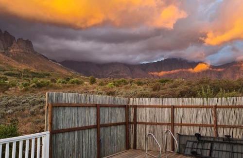 Wolseley Villa | MAGNIFICENT 6 sleeper mountain getaway