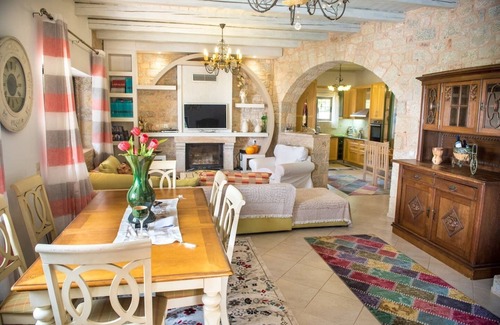 Kardamyli Villa | Magnificent, Authentic Private Villa and the Guest house