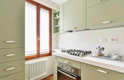 Dorsoduro Apartment | Magnificent House for 12 People with Private Garden and Romantic Terrace