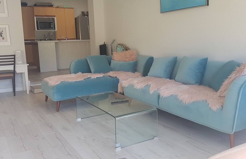 Camden Park House | Magnificent Mid Century Modern Pool house between CBD/Glenelg. Sleeps 22