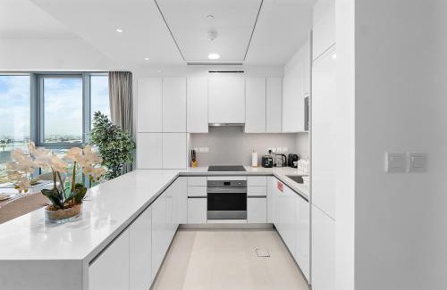 Al Safa Apartment | Magnificent - New 1BR in Canal Front Residences
