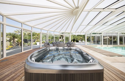 Henansal House | Magnificent stone house with swimming pool