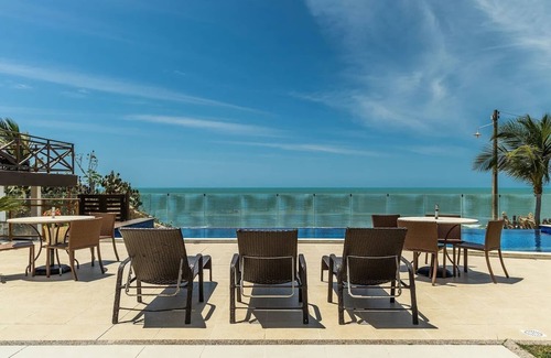 Jacauna Villa | Magnificent villa with swimming pool and direct access to the beach