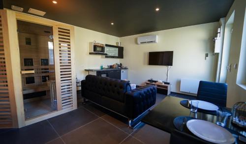 Fontenoy Apartment | Magnifique Duplex avec Jaccuzi, Sauna et Cinema Room Privatif