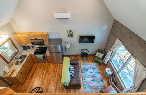 Elkin Cabin | Magnolia Cabin | WiFi & River Access
