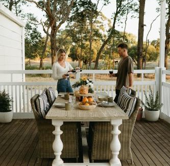 Waroona House | Magnolia Cottage