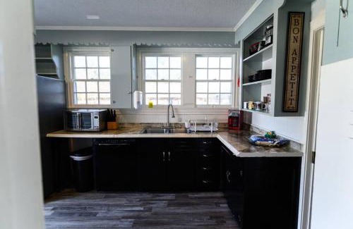 DeRidder House | Magnolia Cottage Cozy 3 Bedroom
