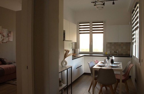 Vimercate Apartment | Magnolia: garden and parking. Vimercate/Monza