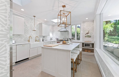 Barracks Rugby House | Magnolia Hill | 4 Bed, 3.5 Bath