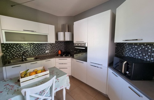 Piazza al Serchio Villa | Magnolia, luxury villa, private heated pool, WIFI, walk restaurant, chef option!