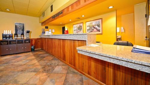 Covington Hotel | Magnuson Hotel Mountain View