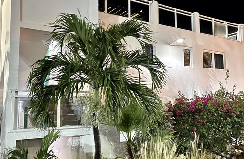 Maho Condo | Maho Beach Escape; Sunset Ocean View