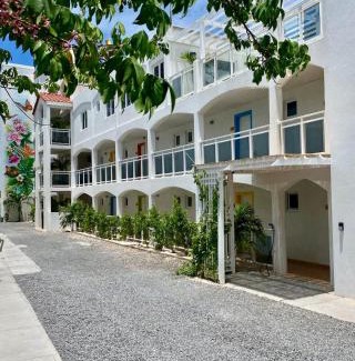 Maho Apartment | Maho Beach House Studio with Oceanview, 4th Floor