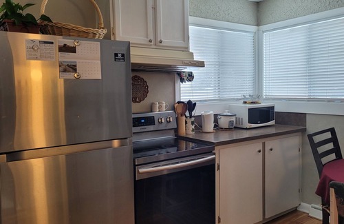 Stettler House | Main Floor Suite