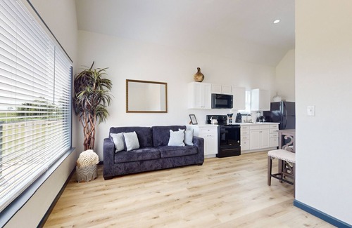 Barrett House | Main home with guest house & private pool