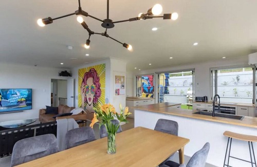 Remuera House | Main House · Central Auckland Mountainside Hideaway