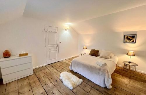 Meursault House | Maison élégante à Meursault avec jardin clos et cheminée