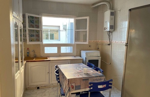 Al Marsa House | Maison élégante S+2 près de la plage : un havre de paix.