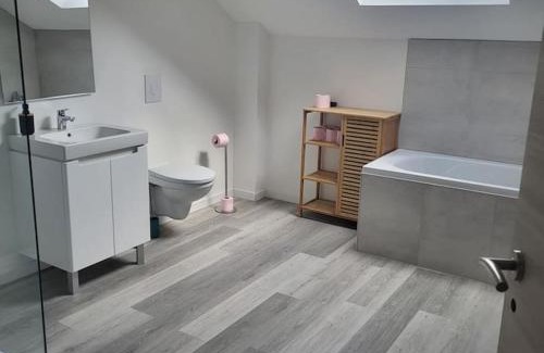 Bouxieres-aux-Dames Apartment | Maison 3 chambres avec jardin