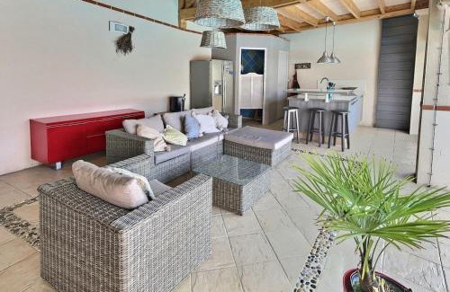 Vallet Villa | Maison 4 chambres piscine et jacuzzi