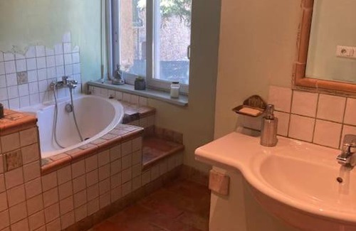 Rustrel House | Maison a Rustrel (A coté du Colorado Provençal)