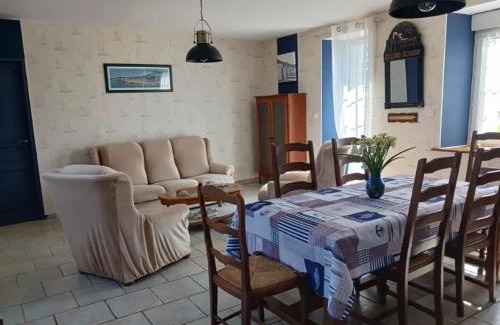 Reville House | Maison avec jardin à Réville, 80 m², 6 personnes