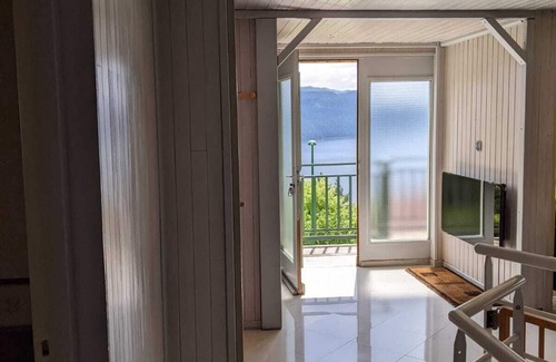 Maisod Ski Chalet | Maison Avec vue Imprenable sur le lac de Vouglans