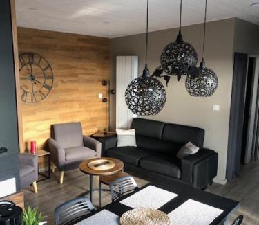 Ergue-Gaberic House | Maison chaleureuse et cosy en bois de 2021 Près de Quimper