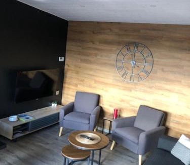 Ergue-Gaberic House | Maison chaleureuse et cosy en bois de 2021 Près de Quimper
