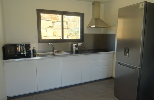 Saint-Martin-d'Ardeche House | Maison D'aaron, 4 Personnes Avec Piscine Commune a Deux Logements