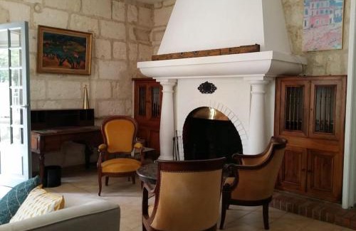 Bellegarde House | Maison dans un mas le Moulin Piot