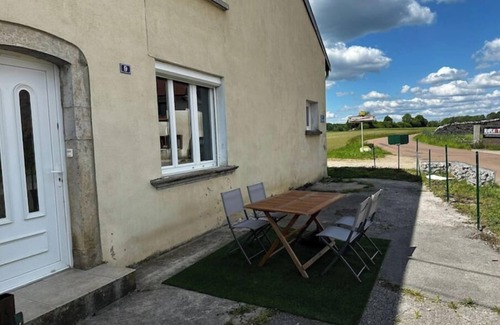 Mont-sur-Monnet House | Maison de balerne.